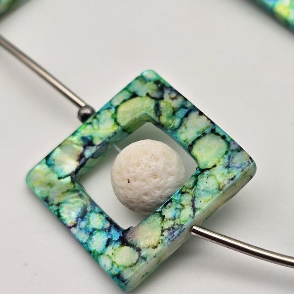 Green Blue Geometric Square Stations Silver Tone Separators Beaded Necklace - Picture 13 of 13